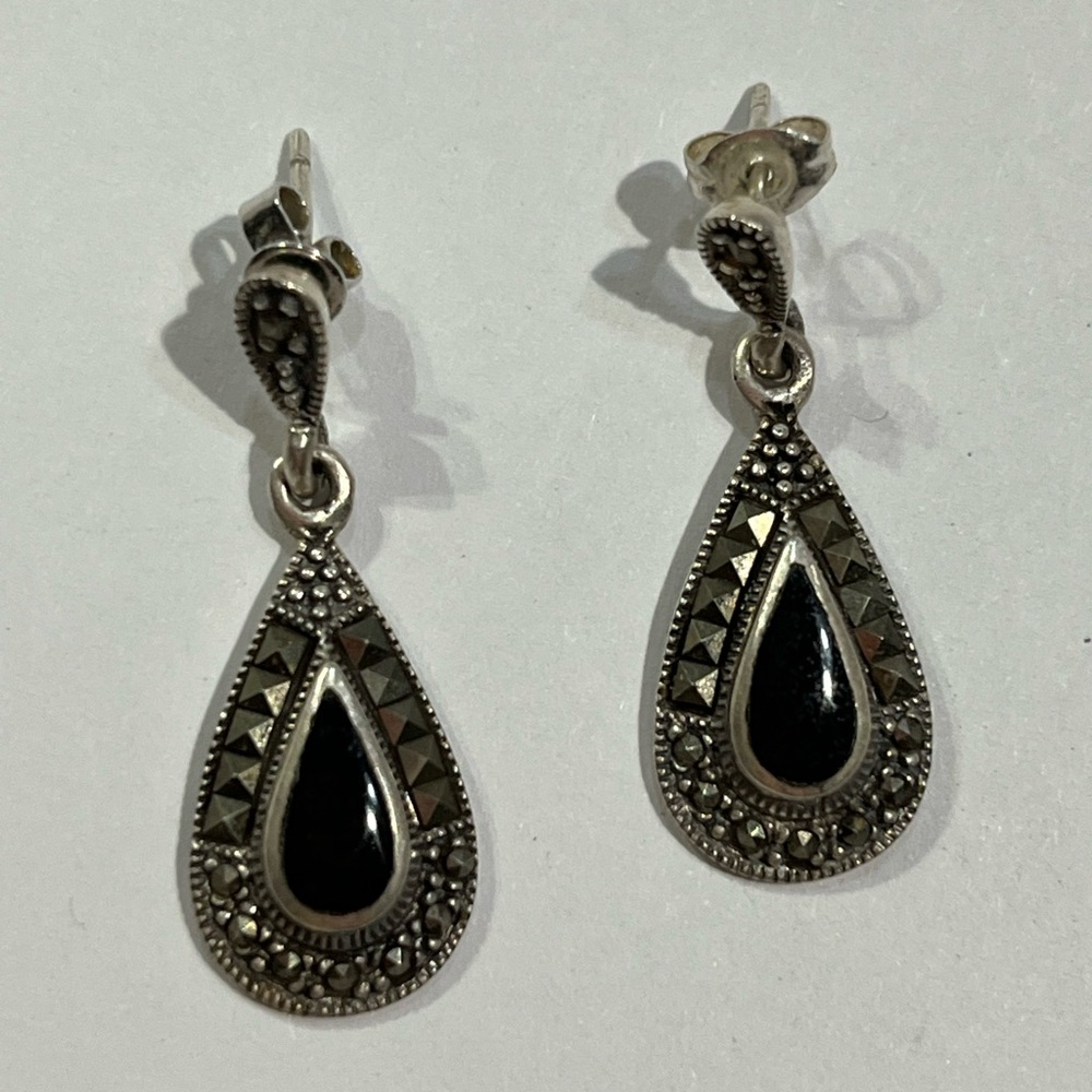 Beautiful 925 Sterling Silver Black Onyx and Marcasite Drop Earrings.